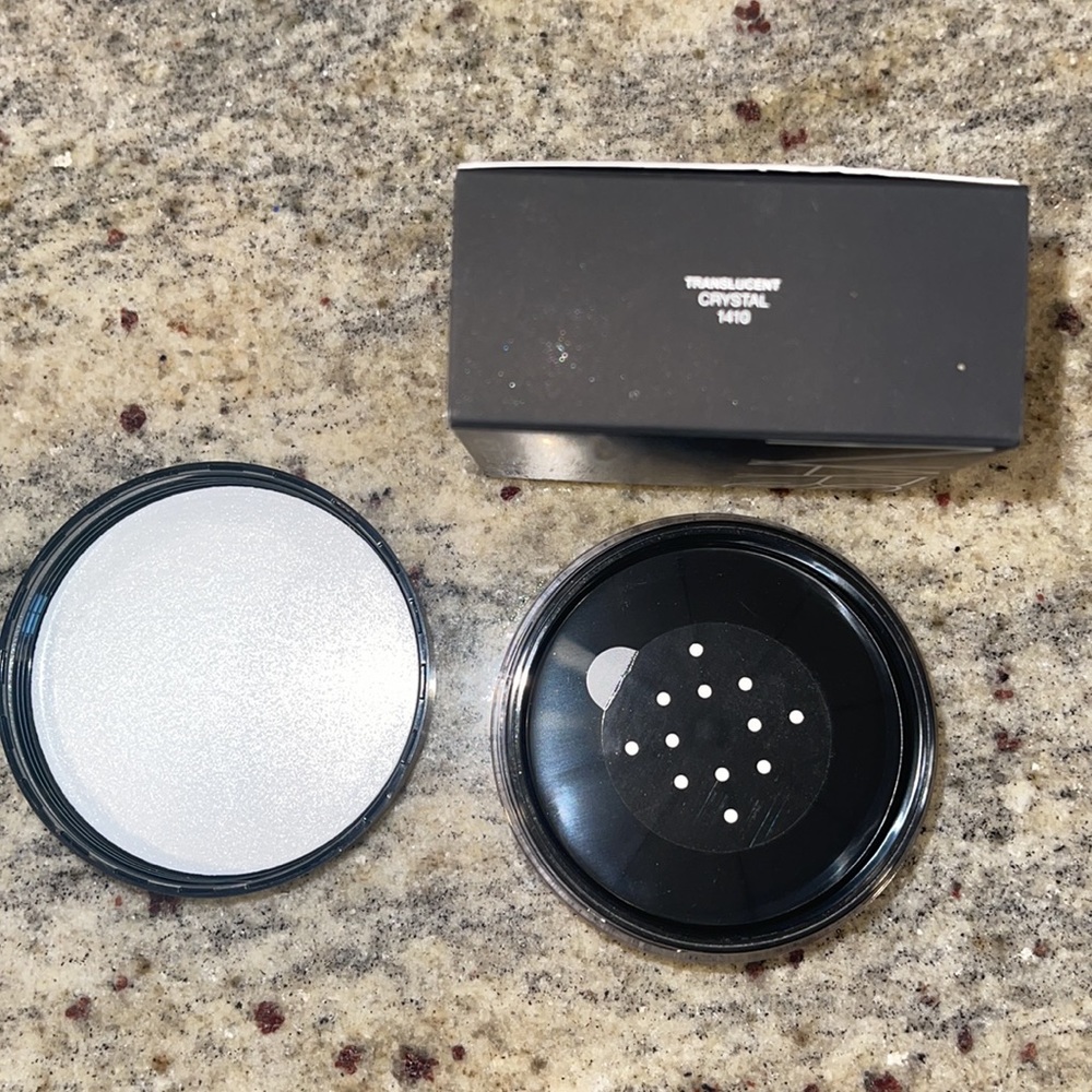 ❤️NEW!!!❤️NARS Light Reflecting Setting Powder.Translucent. - Picture 4 of 6
